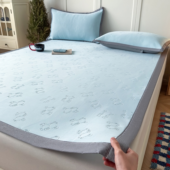 91家纺网 家纺一手货源 找家纺 人人爱家纺 2026新款凉感高密云顶冰丝软席-泰迪熊 泰迪熊-天蓝