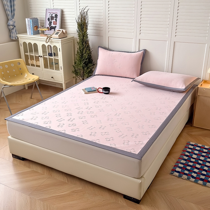 91家纺网 家纺一手货源 找家纺 人人爱家纺 2026新款凉感高密云顶冰丝软席-泰迪熊 泰迪熊-粉