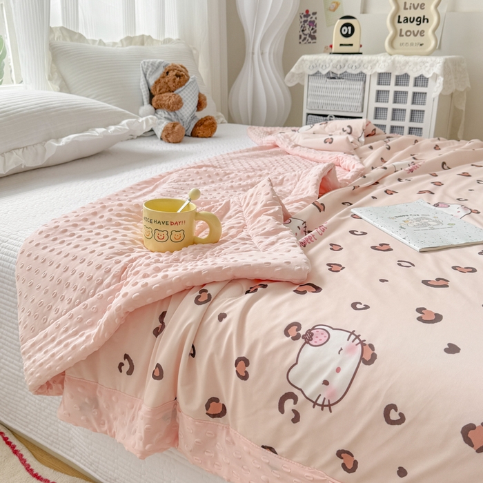 91家纺网 家纺一手货源 找家纺 花满路 2026新款氨凉感丝夏被 可可猫