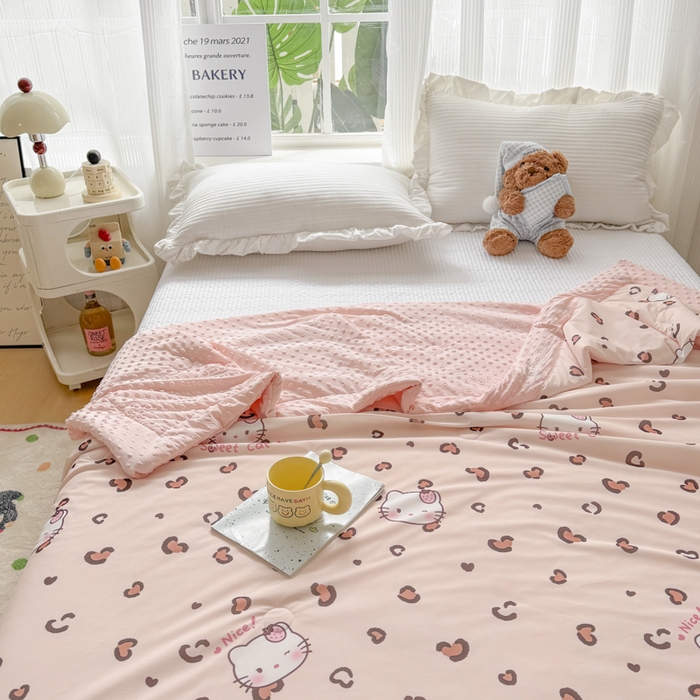 91家纺网 家纺一手货源 找家纺 花满路 2026新款氨凉感丝夏被 可可猫