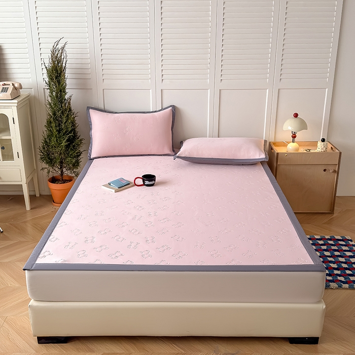 91家纺网 家纺一手货源 找家纺 人人爱家纺 2026新款凉感高密云顶冰丝软席-泰迪熊 泰迪熊-粉