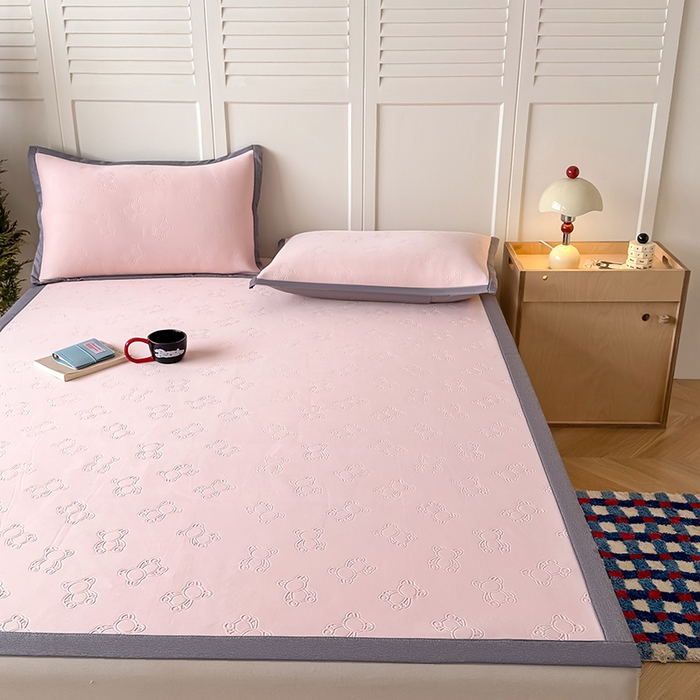 91家纺网 家纺一手货源 找家纺 人人爱家纺 2026新款凉感高密云顶冰丝软席-泰迪熊 泰迪熊-粉