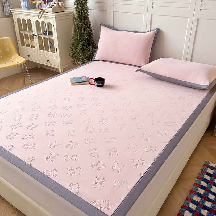 91家纺网 家纺一手货源 找家纺 人人爱家纺 2026新款凉感高密云顶冰丝软席-泰迪熊 泰迪熊-粉