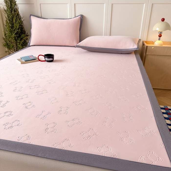 91家纺网 家纺一手货源 找家纺 人人爱家纺 2026新款凉感高密云顶冰丝软席-泰迪熊 泰迪熊-粉