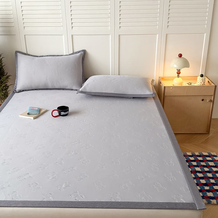 91家纺网 家纺一手货源 找家纺 人人爱家纺 2026新款凉感高密云顶冰丝软席-泰迪熊 泰迪熊-灰