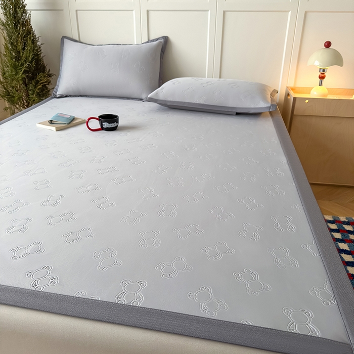 91家纺网 家纺一手货源 找家纺 人人爱家纺 2026新款凉感高密云顶冰丝软席-泰迪熊 泰迪熊-灰