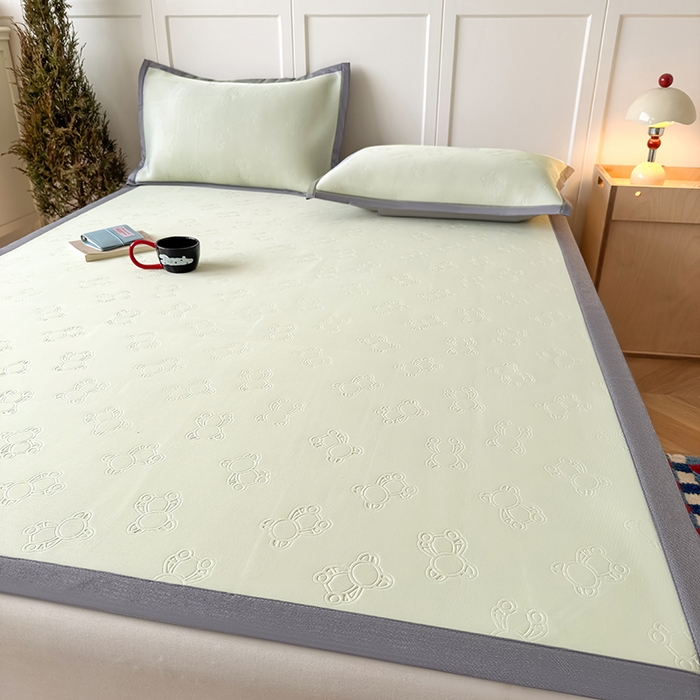 91家纺网 家纺一手货源 找家纺 人人爱家纺 2026新款凉感高密云顶冰丝软席-泰迪熊 泰迪熊-抹茶绿