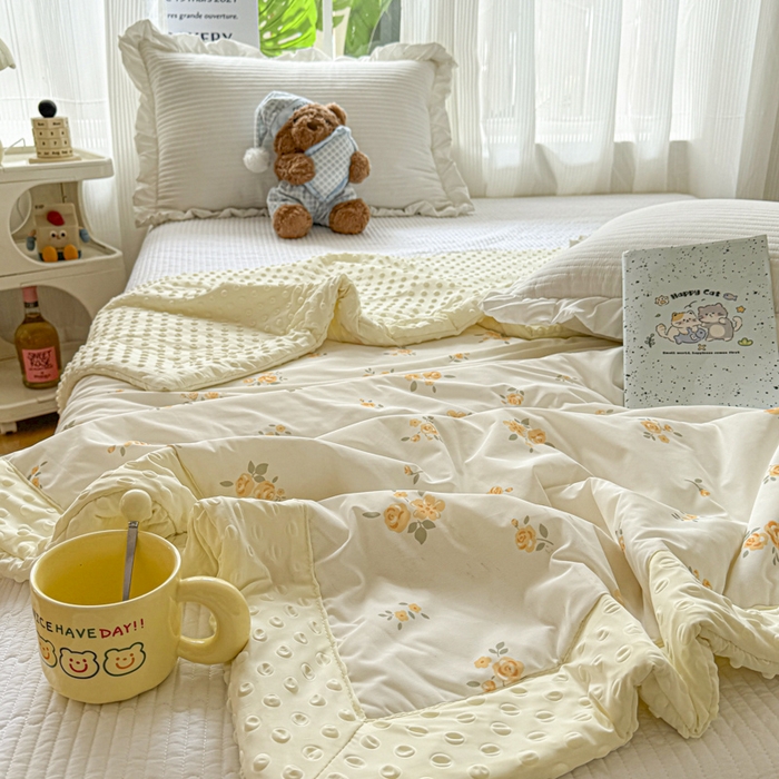 91家纺网 家纺一手货源 找家纺 花满路 2026新款氨凉感丝夏被 沐光