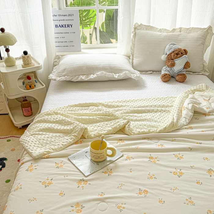 91家纺网 家纺一手货源 找家纺 花满路 2026新款氨凉感丝夏被 沐光