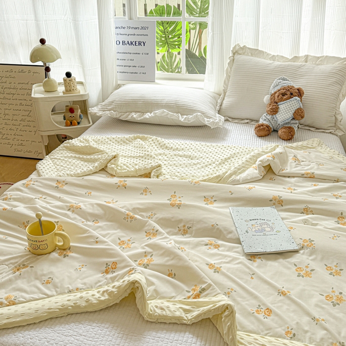 91家纺网 家纺一手货源 找家纺 花满路 2026新款氨凉感丝夏被 沐光