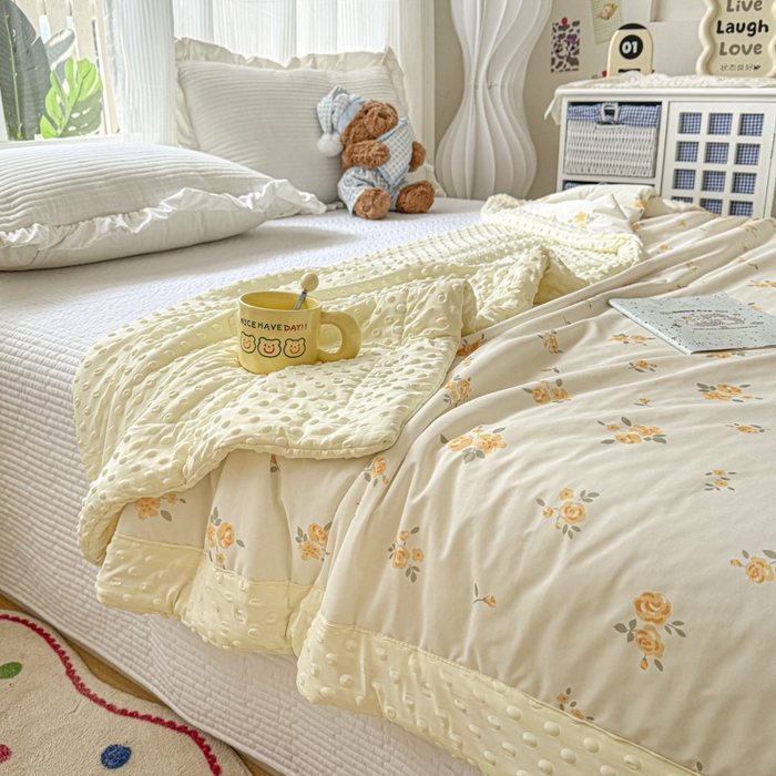 91家纺网 家纺一手货源 找家纺 花满路 2026新款氨凉感丝夏被 沐光