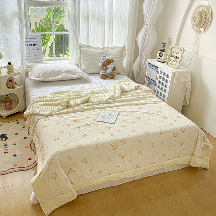 91家纺网 家纺一手货源 找家纺 花满路 2026新款氨凉感丝夏被 沐光