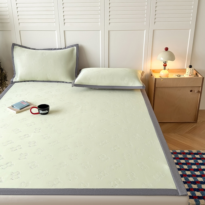 91家纺网 家纺一手货源 找家纺 人人爱家纺 2026新款凉感高密云顶冰丝软席-泰迪熊 泰迪熊-抹茶绿