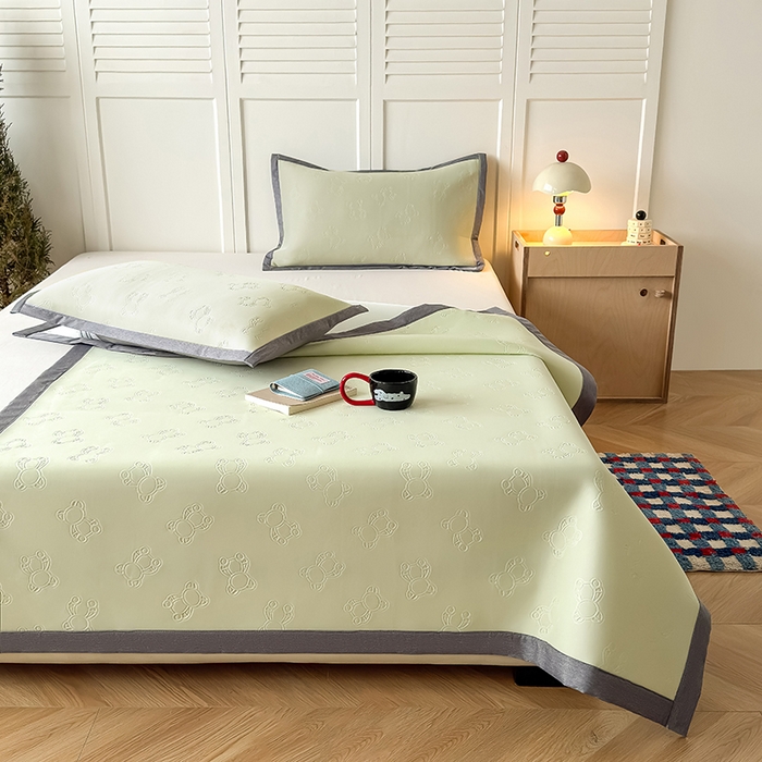 91家纺网 家纺一手货源 找家纺 人人爱家纺 2026新款凉感高密云顶冰丝软席-泰迪熊 泰迪熊-抹茶绿