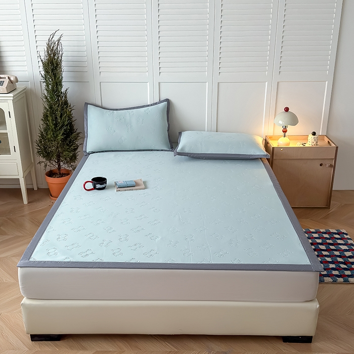 91家纺网 家纺一手货源 找家纺 人人爱家纺 2026新款凉感高密云顶冰丝软席-泰迪熊 泰迪熊-浅蓝