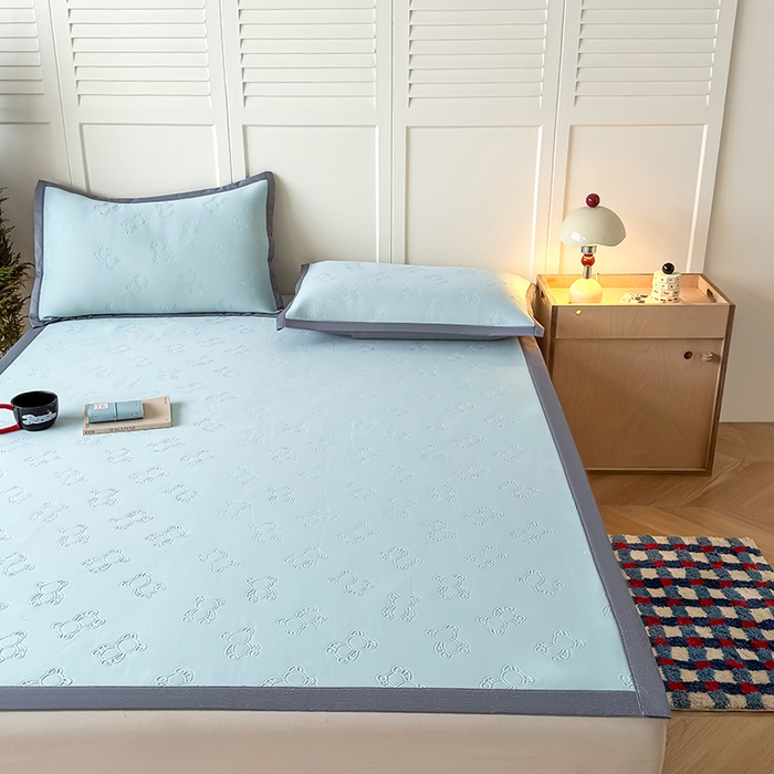 91家纺网 家纺一手货源 找家纺 人人爱家纺 2026新款凉感高密云顶冰丝软席-泰迪熊 泰迪熊-浅蓝