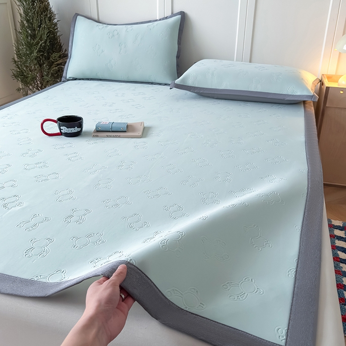 91家纺网 家纺一手货源 找家纺 人人爱家纺 2026新款凉感高密云顶冰丝软席-泰迪熊 泰迪熊-浅蓝