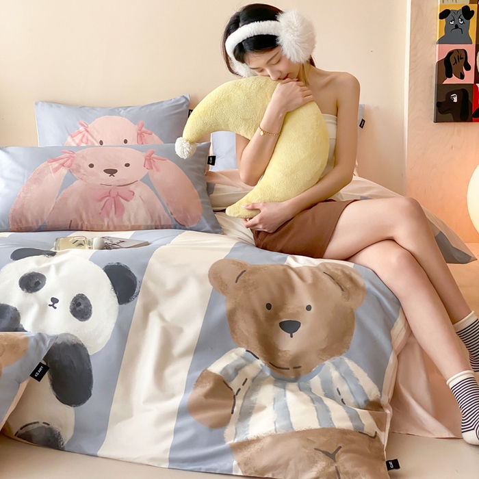 91家纺网 家纺一手货源 找家纺 卡姿家纺 2026春夏全棉60支长绒棉卡通大版印花四件套 童画记忆