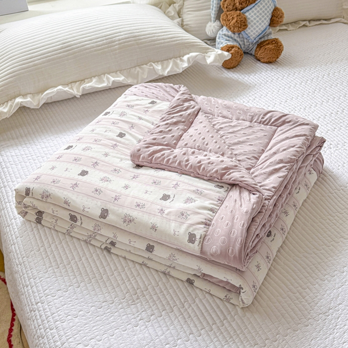 91家纺网 家纺一手货源 找家纺 花满路 2026新款氨凉感丝夏被 田园熊