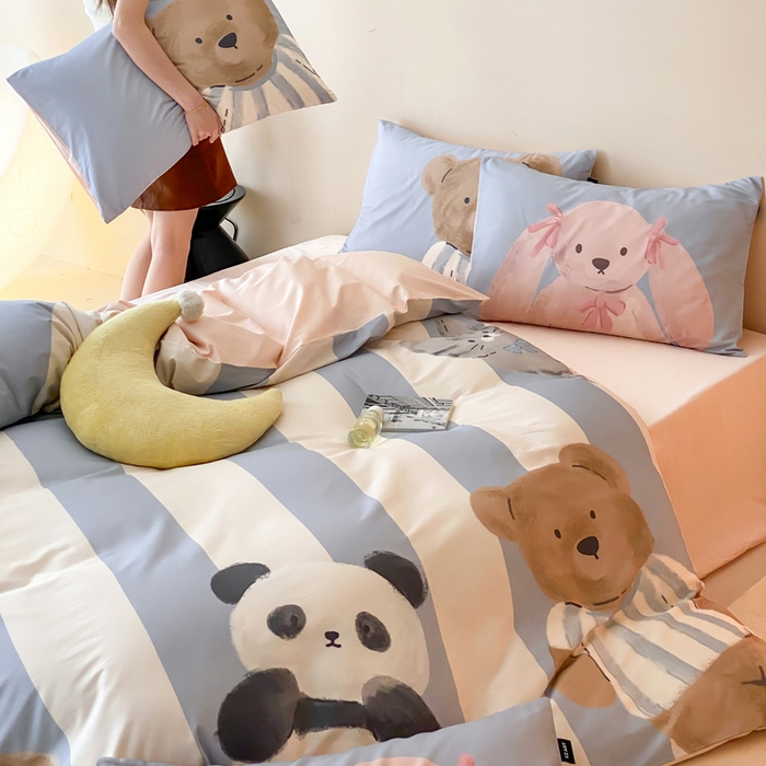 91家纺网 家纺一手货源 找家纺 卡姿家纺 2026春夏全棉60支长绒棉卡通大版印花四件套 童画记忆