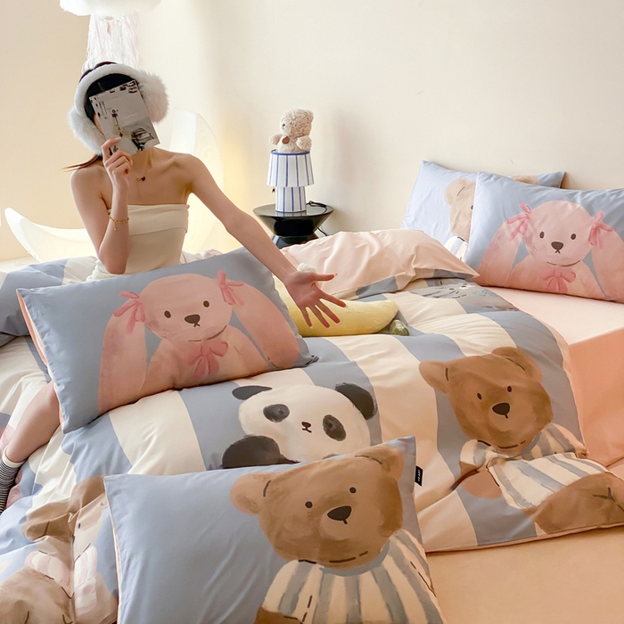 91家纺网 家纺一手货源 找家纺 卡姿家纺 2026春夏全棉60支长绒棉卡通大版印花四件套 童画记忆