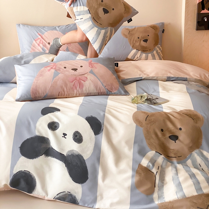 91家纺网 家纺一手货源 找家纺 卡姿家纺 2026春夏全棉60支长绒棉卡通大版印花四件套 童画记忆