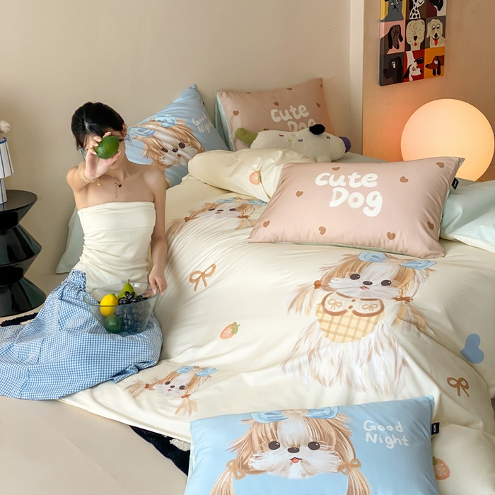 91家纺网 家纺一手货源 找家纺 卡姿家纺 2026春夏全棉60支长绒棉卡通大版印花四件套 小狗玛吉斯