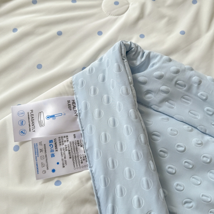 91家纺网 家纺一手货源 找家纺 花满路 2026新款氨凉感丝夏被 小波点