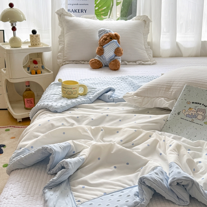 91家纺网 家纺一手货源 找家纺 花满路 2026新款氨凉感丝夏被 小波点