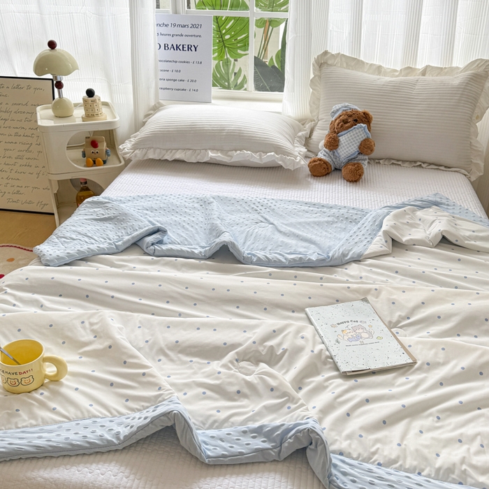 91家纺网 家纺一手货源 找家纺 花满路 2026新款氨凉感丝夏被 小波点