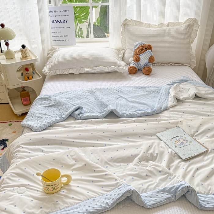 91家纺网 家纺一手货源 找家纺 花满路 2026新款氨凉感丝夏被 小波点