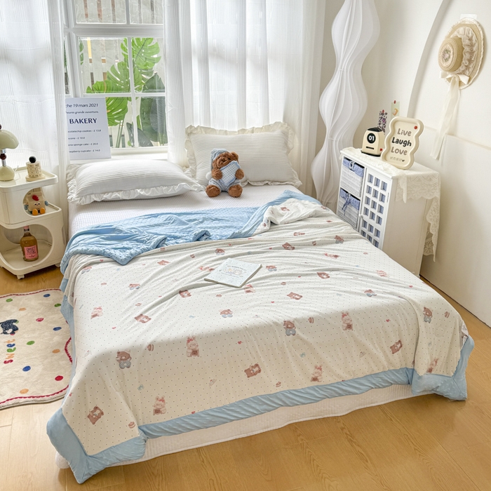 91家纺网 家纺一手货源 找家纺 花满路 2026新款氨凉感丝夏被 小熊仔