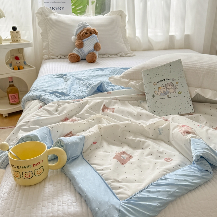 91家纺网 家纺一手货源 找家纺 花满路 2026新款氨凉感丝夏被 小熊仔