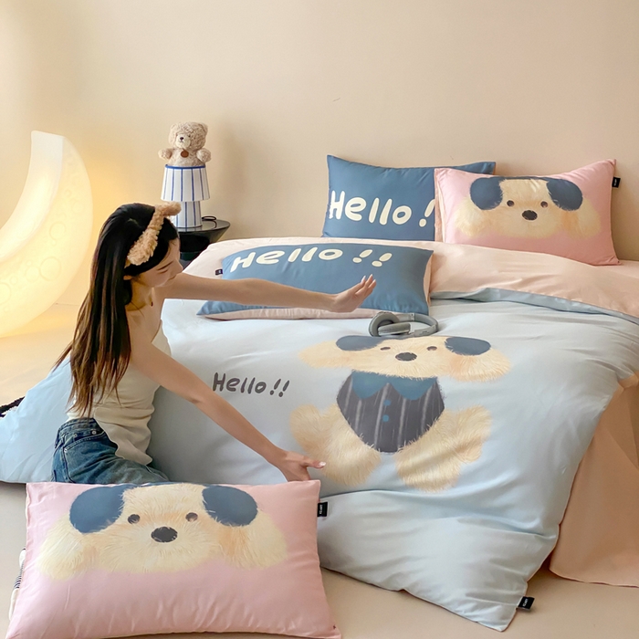 91家纺网 家纺一手货源 找家纺 卡姿家纺 2026春夏全棉60支长绒棉卡通大版印花四件套 音乐萌可