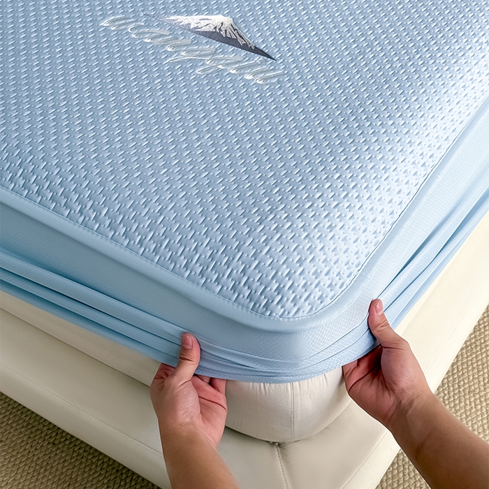 91家纺网 家纺一手货源 找家纺 人人爱家纺 2026新款冰豆豆刺绣软凉席床笠 富士山-天蓝