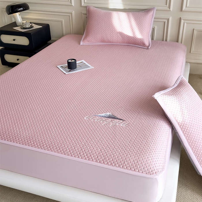 91家纺网 家纺一手货源 找家纺 人人爱家纺 2026新款冰豆豆刺绣软凉席床笠 富士山-粉