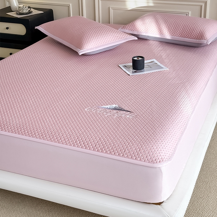 91家纺网 家纺一手货源 找家纺 人人爱家纺 2026新款冰豆豆刺绣软凉席床笠 富士山-粉