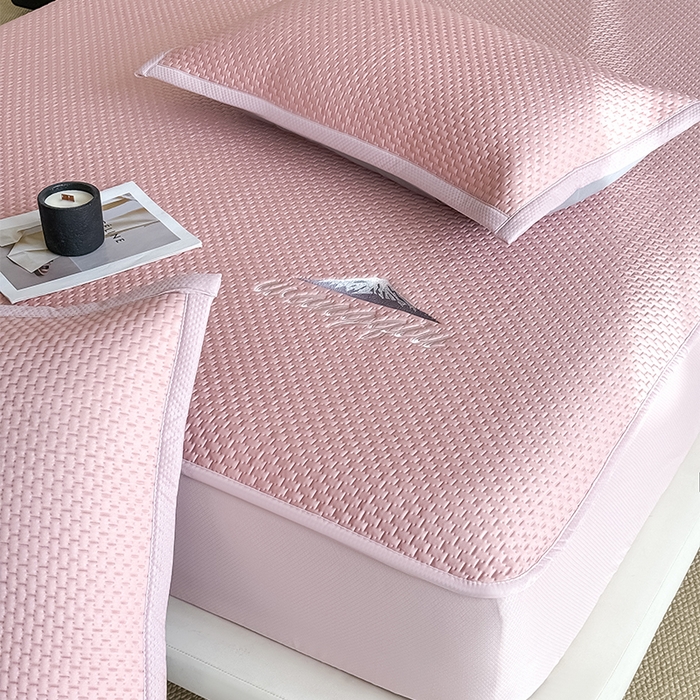 91家纺网 家纺一手货源 找家纺 人人爱家纺 2026新款冰豆豆刺绣软凉席床笠 富士山-粉