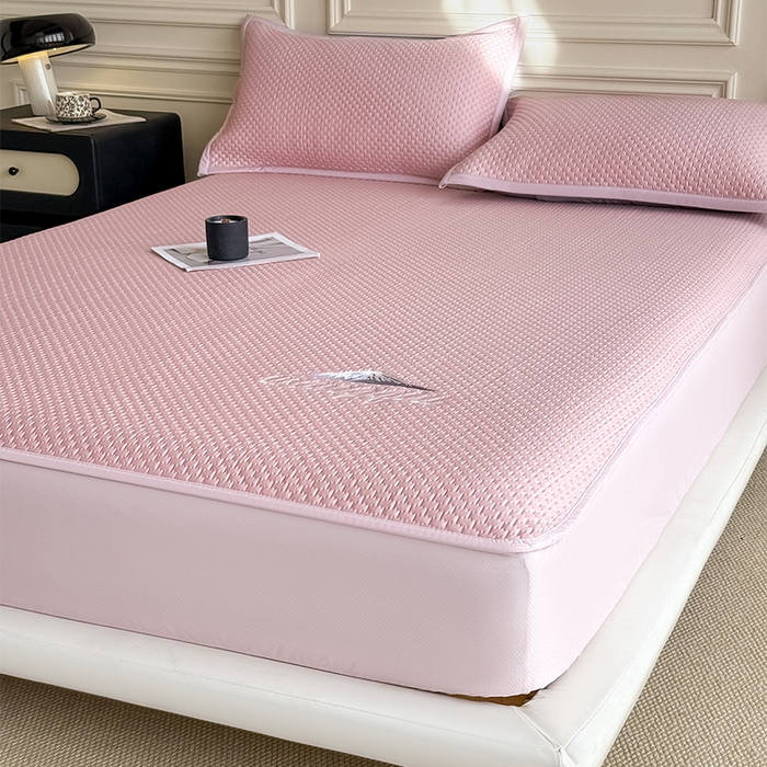 91家纺网 家纺一手货源 找家纺 人人爱家纺 2026新款冰豆豆刺绣软凉席床笠 富士山-粉