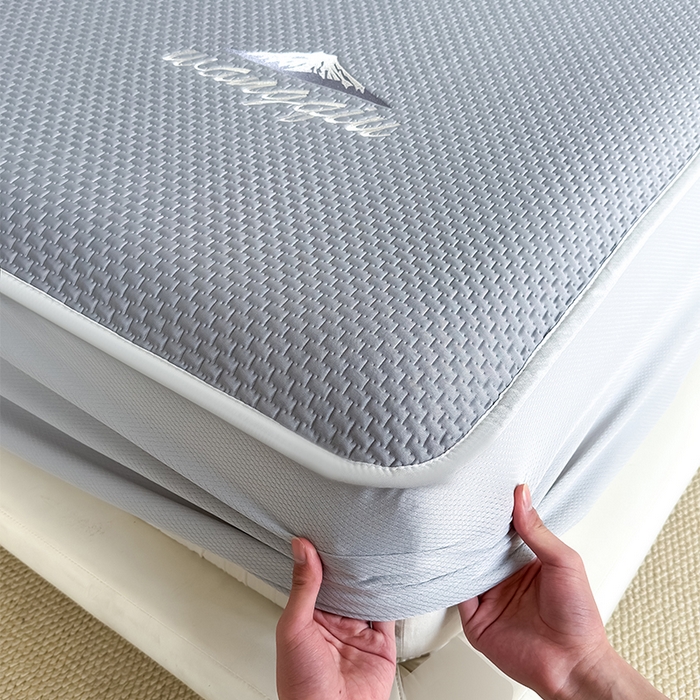 91家纺网 家纺一手货源 找家纺 人人爱家纺 2026新款冰豆豆刺绣软凉席床笠 富士山-灰