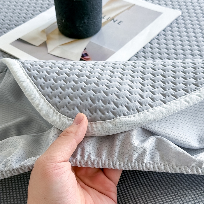 91家纺网 家纺一手货源 找家纺 人人爱家纺 2026新款冰豆豆刺绣软凉席床笠 富士山-灰