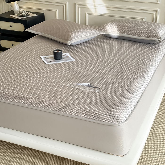 91家纺网 家纺一手货源 找家纺 人人爱家纺 2026新款冰豆豆刺绣软凉席床笠 富士山-咖