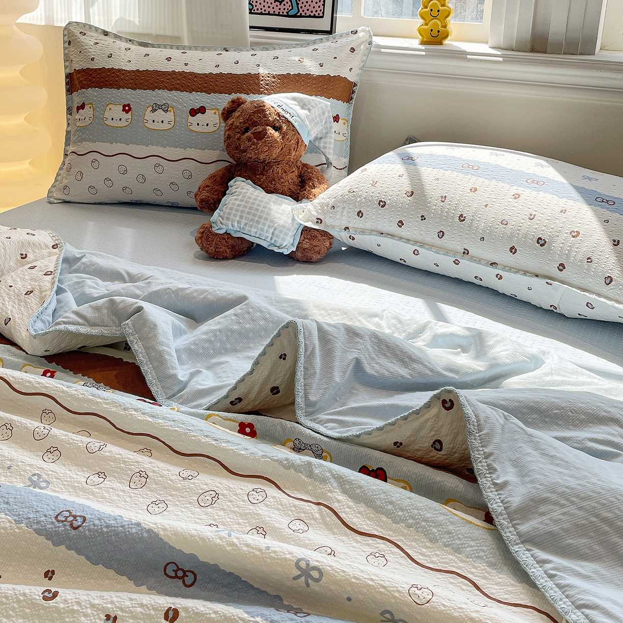 91家纺网 家纺一手货源 找家纺 奈颜 2026新款费尔岛云柔泡芙纱A类贝壳边夏被四件套-提供买家秀 可可小猫