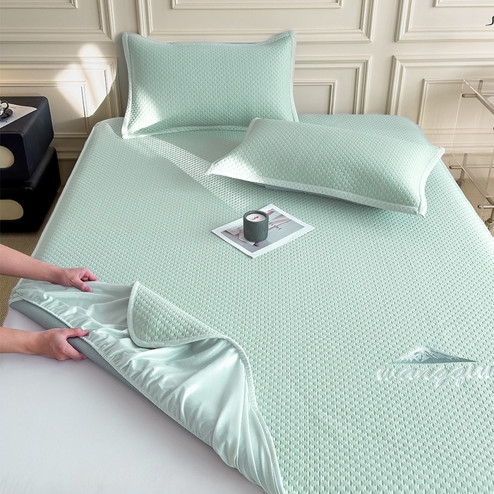 91家纺网 家纺一手货源 找家纺 人人爱家纺 2026新款冰豆豆刺绣软凉席床笠 富士山-抹茶绿