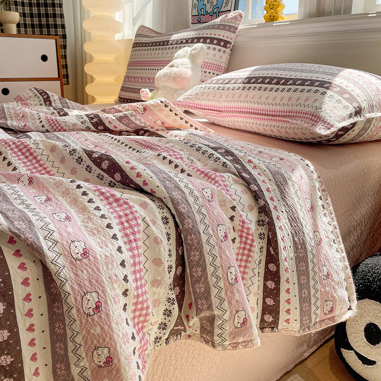 91家纺网 家纺一手货源 找家纺 奈颜 2026新款费尔岛云柔泡芙纱A类贝壳边夏被四件套-提供买家秀 猫咪集-粉