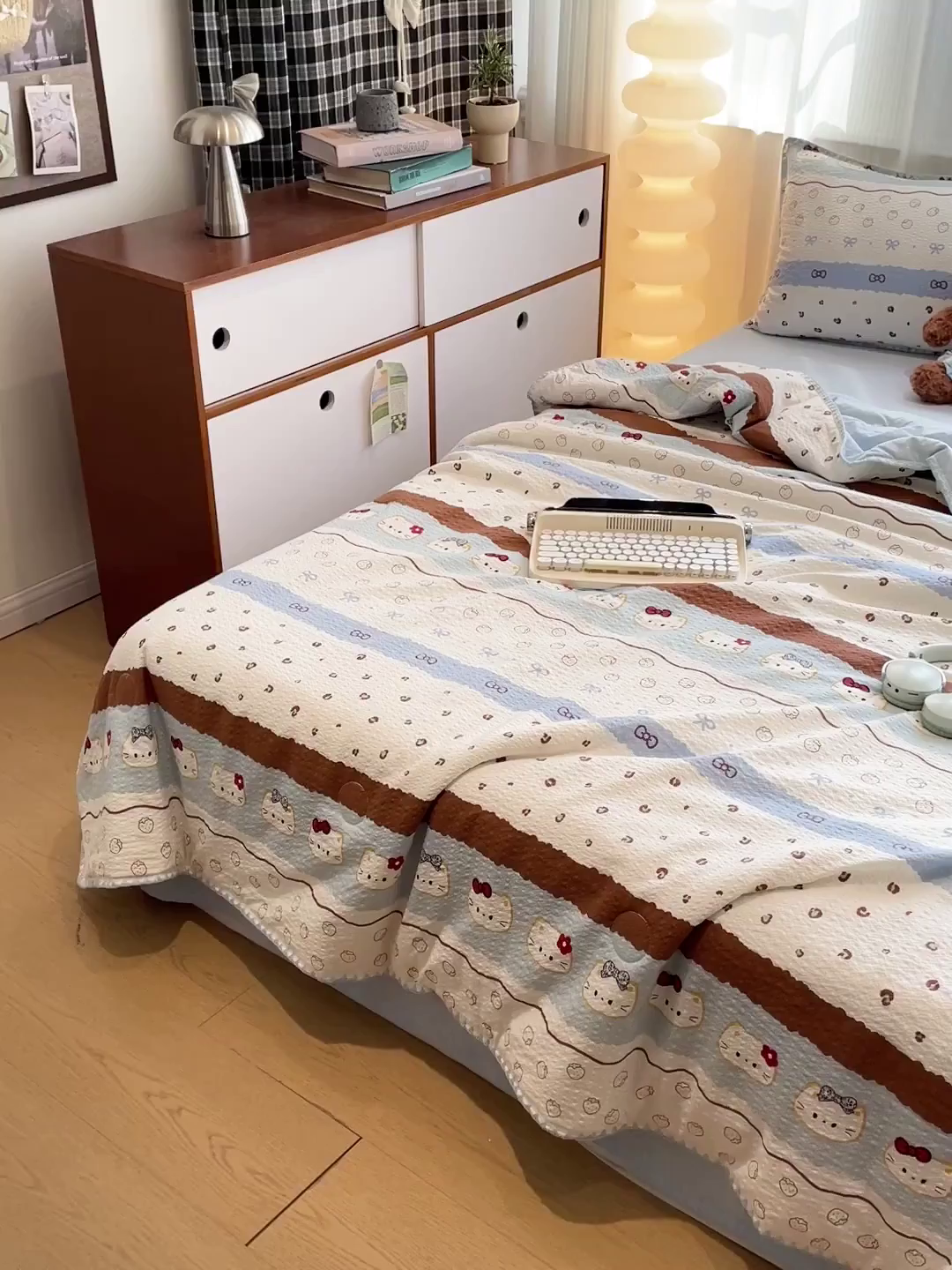 91家纺网 家纺一手货源 找家纺 奈颜 2026新款费尔岛云柔泡芙纱A类贝壳边夏被四件套-提供买家秀 可可小猫