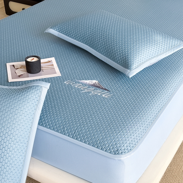 91家纺网 家纺一手货源 找家纺 人人爱家纺 2026新款冰豆豆刺绣软凉席床笠 富士山-水蓝