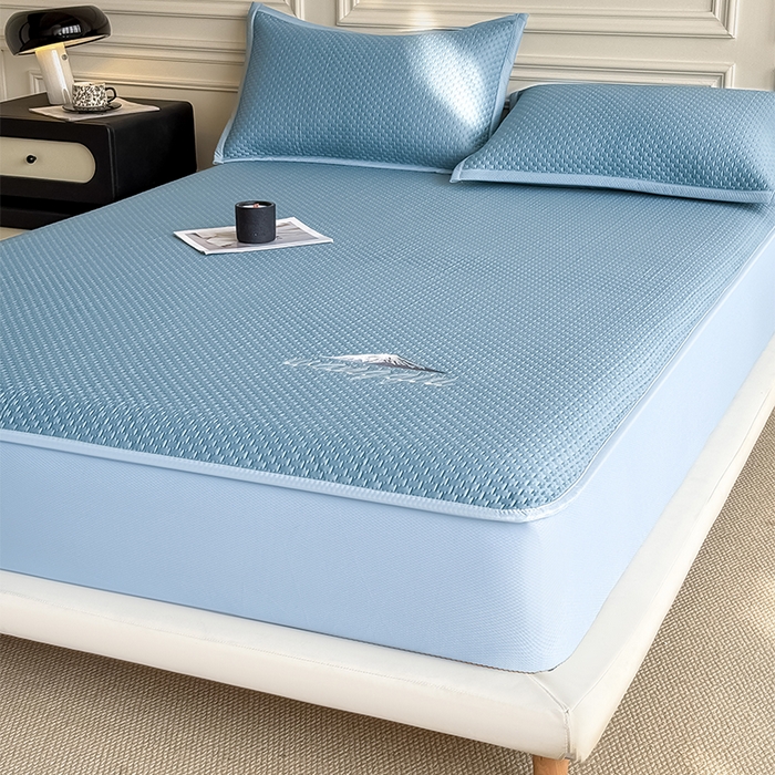 91家纺网 家纺一手货源 找家纺 人人爱家纺 2026新款冰豆豆刺绣软凉席床笠 富士山-水蓝