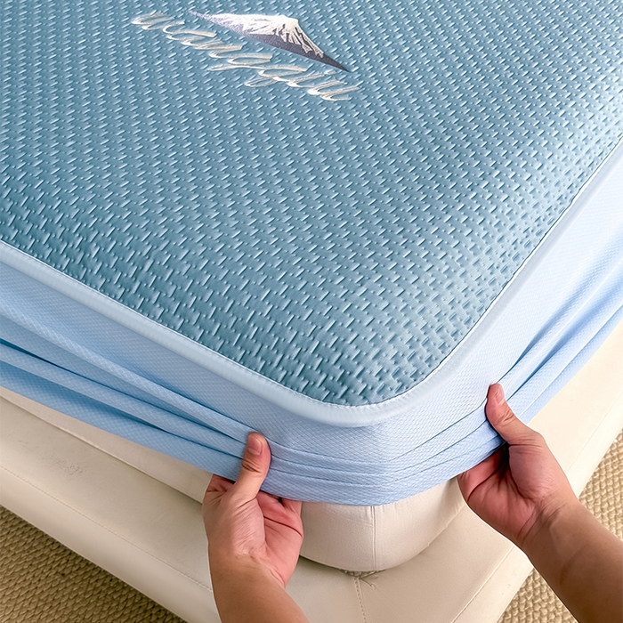 91家纺网 家纺一手货源 找家纺 人人爱家纺 2026新款冰豆豆刺绣软凉席床笠 富士山-水蓝