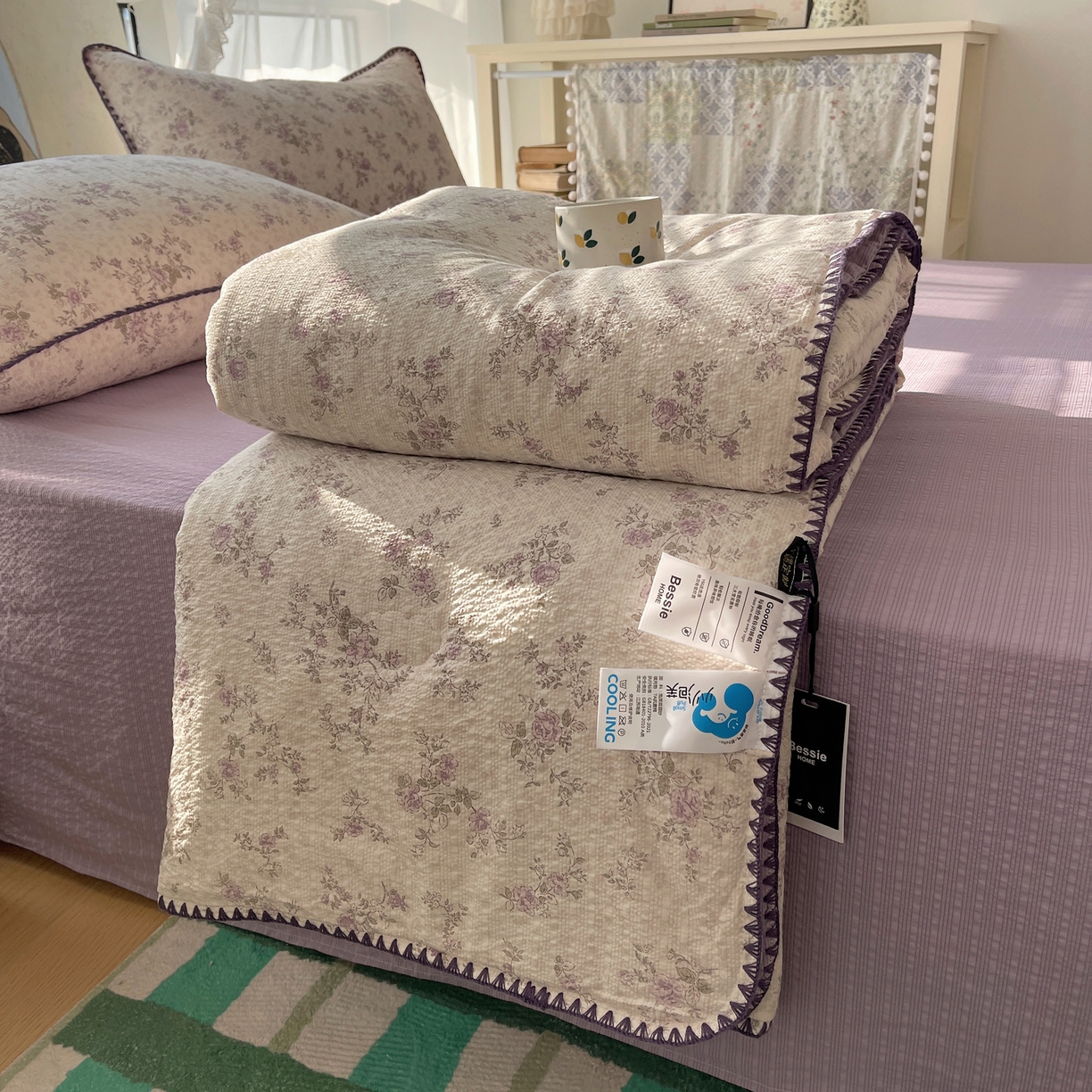 91家纺网 家纺一手货源 找家纺 几禾 2026春夏新款泡芙纱贝壳边夏被夏凉被空调被四件套 欧包-柔紫碎花屿